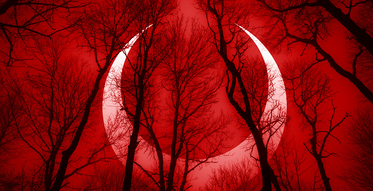 luna rossa terrificante
