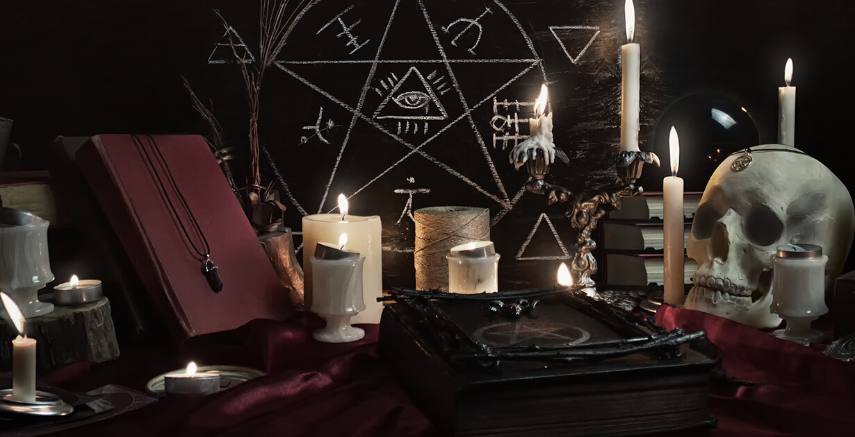 rituale satanico con candele